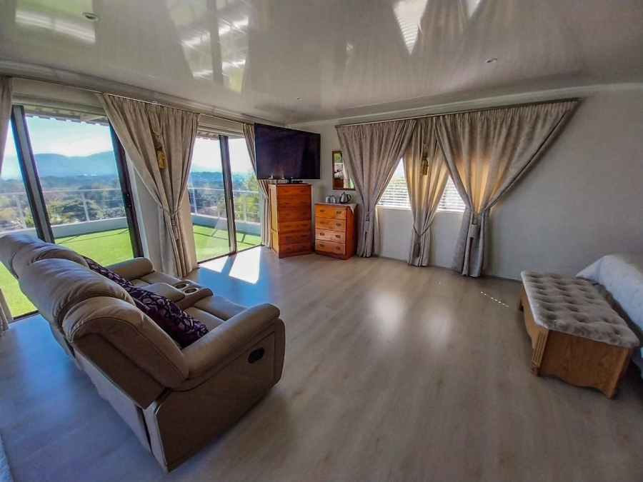 5 Bedroom Property for Sale in Meerhof North West